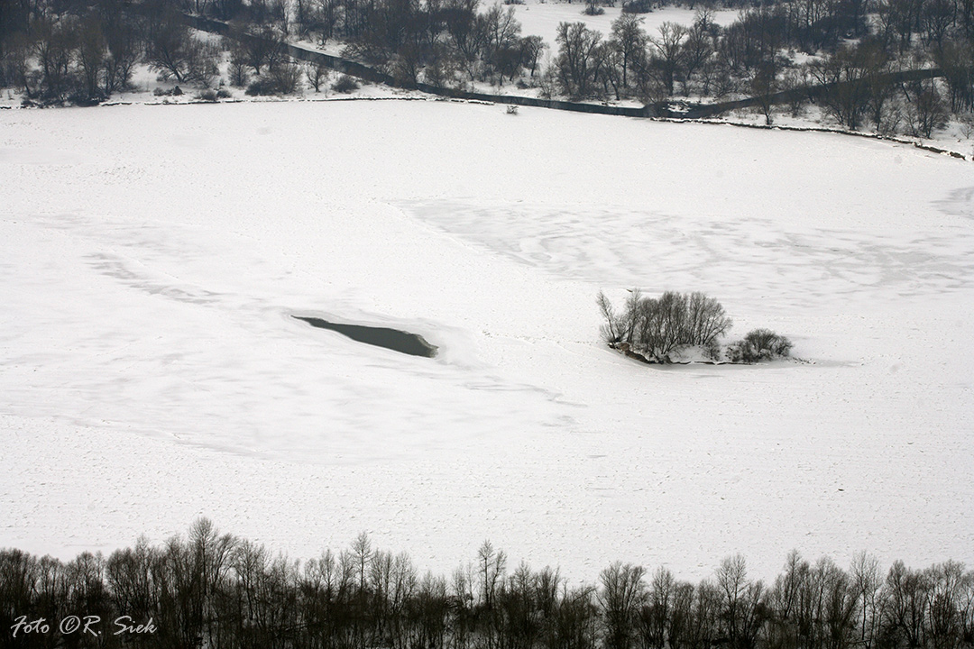 Wisła w okowach zimy